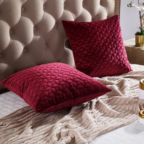 1pc Decorative Pillowcase Burgundy Solid Color Velvet Polyester Soft Pillow Cover Lavish Ultrasonic Embossing 65*65 cm For Home