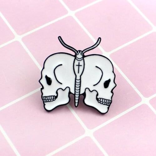 2019 Gothic White Butterfly Skeleton Brooch Butterfly Bone Back To Back Skull Enamel Cartoon Pins Halloween Party badge Jewelry