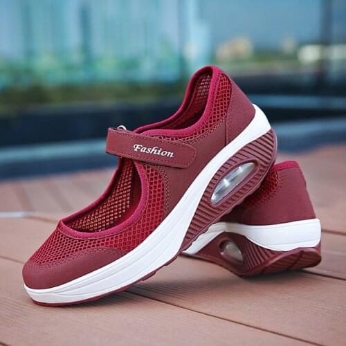 Women Tennis Shoes Breathable Mesh Height-increasing Slip-on Female Light Footwear Outdoor Women Sneakers Thick Bottom Platforms