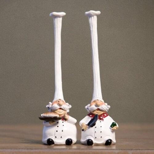 1 Pair of American Village Retro Top Hat Chef Plastic Decoration Creative Kitchen Restaurant Home Decoration Cafe