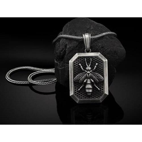 Personality wild bee Jewelry on the neck retro pendant necklaces for man hip hop small animal accessory Mens chain necklace tag