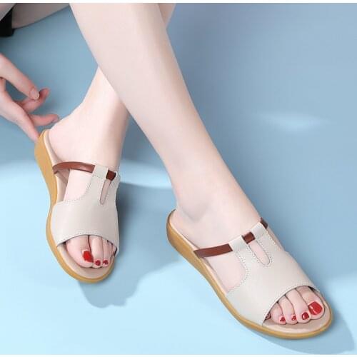 2021Summer shoes Womens Slippers Heeled Shoes Leather Slippers Ladies slippers J8892
