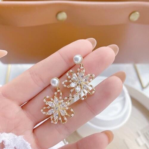 Korea New Fashion Jewelry 14K Real Gold Plating AAA Zircon Hollow Pearl Flower Earrings Elegant Womens Wedding Party Earrings