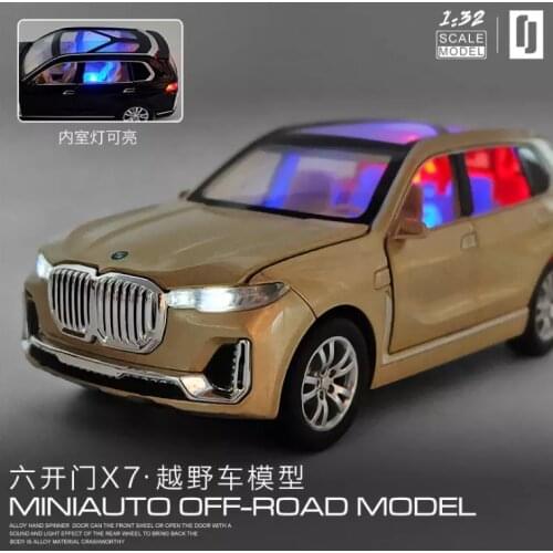 1: 32 Simulation X7 Alloy Car Model 6 Door SUV Sound and Light Return Force Boy Birthday Christmas New Year Gift Champagne
