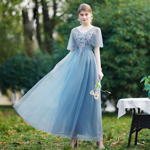 2021 Light Pink Lace Long Bridesmaid Dresses A Line V Neck Floor Length Bridesmaid Dress Plus Size for Women Wedding