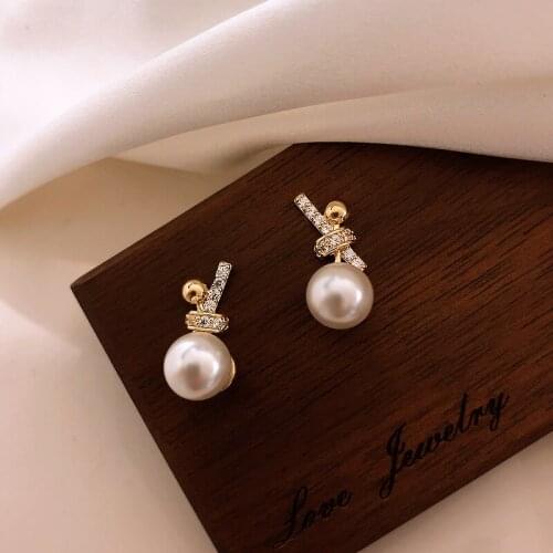2020 Korea Hot Sale Fashion Jewelry Exquisite Life Small Copper Inlay Zircon Elegant Pearl Earrings for women gift