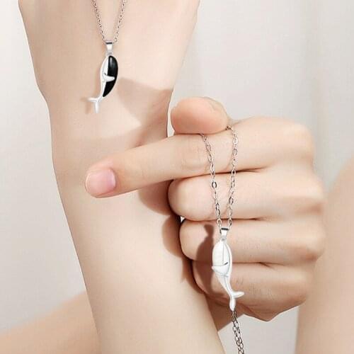 1pair Whale Hug Couple Necklace Magnets Attract Each Other Men Matching Pendant Womens Clavicle Chain Valentines Day Girl Gift