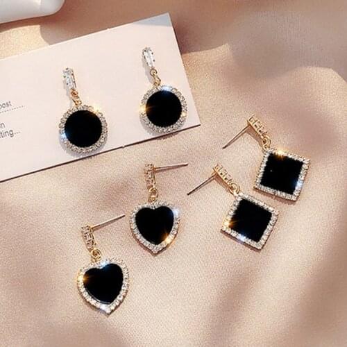 New Trend Ladies Love Earrings Korean Temperament Fashion Net Red Personality Square Geometric Earrings Female Earrings