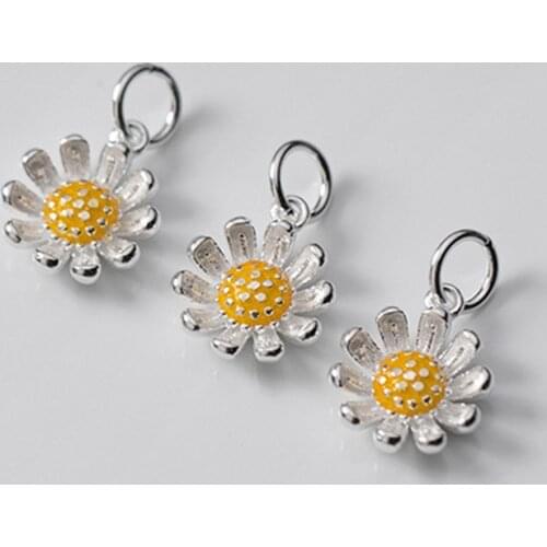 925 Sterling Silver Pretty Yellow Daisy Flower Charms Craftwork Entire S925 Silver Dangle Pendants DIY Fine Jewelry Findings