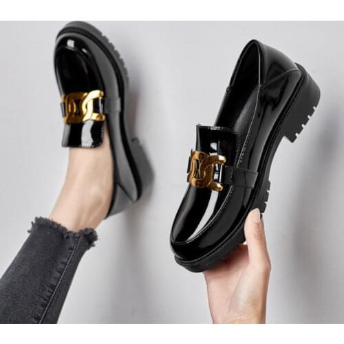 Ochanmeb Brand Big Gold Metal Chain Loafers Women Round Toe Shiny Patent Leather Black Beige Platform Casual Leisure Flat Shoes
