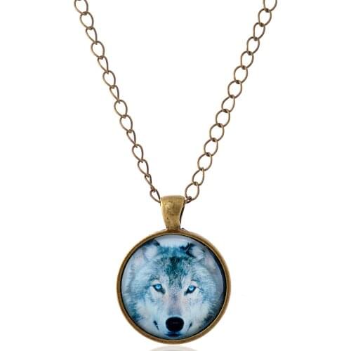 Lureme Time Gem Series Simple Style Wolf Disc Charm Necklace for Women and Girl (01003523)