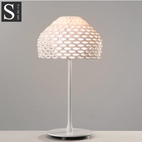 Postmodern minimalist living room pine cone table lamp Nordic neo-classical creative study decoration bedroom bedside lamp