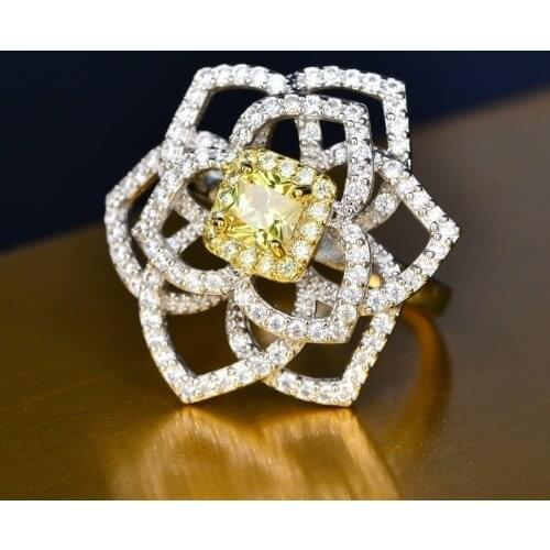 Fashion Charm Camellia Rings With Square Yellow Crystal Inlay Full Small Zircon Hollow Luxury Flower Jewelry For Women Wedding