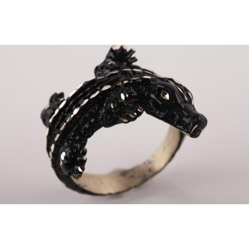 UM US JEWELRY Black Color With Crocodile Pattern Men Ring