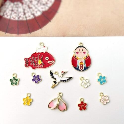 Japanese style jewelry materials, cranes, cherry blossoms, small flowers, good luck carp Bao Guojun, pendant diy earrings