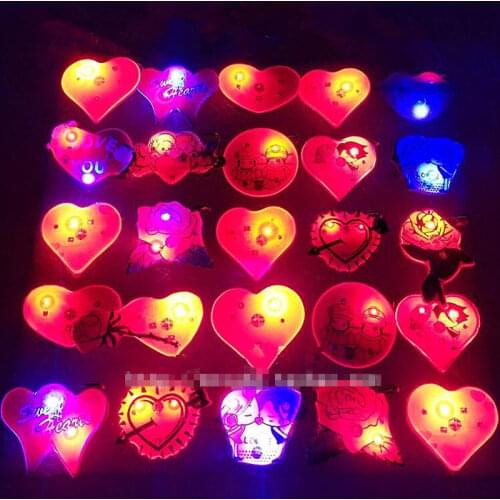 25pcs Glowing Love Heart LED Flashing Brooch Pin Cartoon Light Up Glowing Badge Gift Glow Birthday Party Supplies Christmas