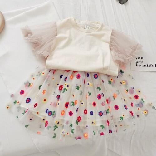 Summer Girls Clothing Sets Fashion Lace Flying Sleeve Tops + Embroidered Flowers Skirt Suit 2Pcs Princess Baby Kids Clothes 2-7Y