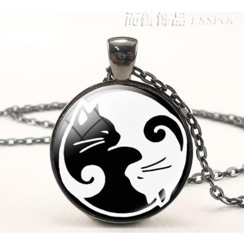 Fashion Accessories Two Yin Yang Cats Glass Dome Necklace Cat Pendant Kolye Cabochon Long Chain Statement for Women Men Gift