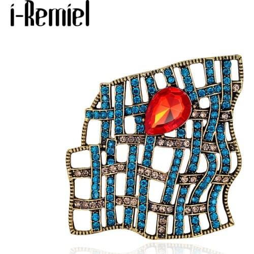 Vintage Brooches for Women Scarf Buckle Alloy Hollow Rhinestone Brooch Geometric Jewelry Metal Pins for Backpacks Accessories