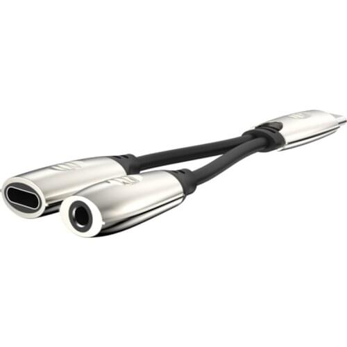 Type-C Earphone Audio Adapter with 3.5mm Jack for Listening to Music and Charging Cable to Control the Call Combination
