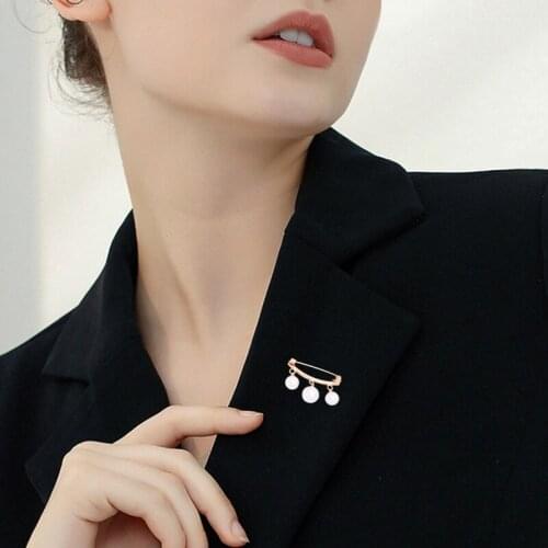 XKZM lady pins and brooch vintage crystal rhinestone brooches pin c brooch pins large pearl broche for women