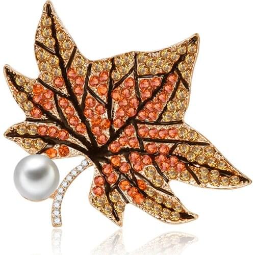Classic Maple Leaf Crystal Rhinestones Brooches Scarf Holder Scarf Business Suit Brooch Clips Fashion Jewelry Wholesale 7132