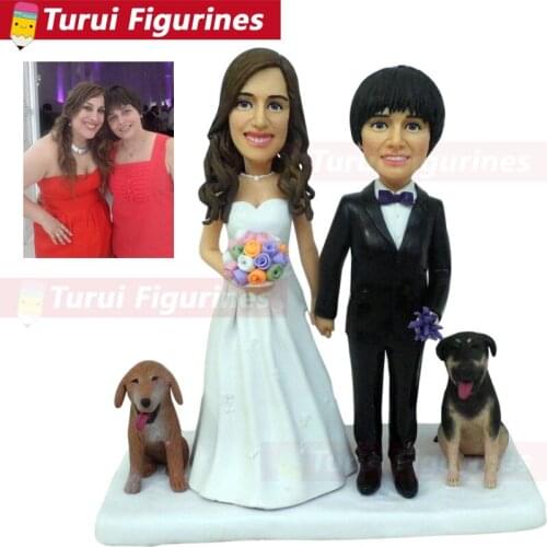 Custom bobblehead figurines with two dogs wedding couple with dogs statue figurine wedding cake topper with dog sculpture dolls