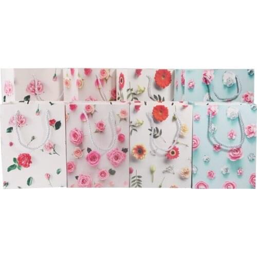 10pcs High Quality Creative Flower Kraft Paper Bags Christmas Festival Party 25*18*10cm Gift Bags with Handles