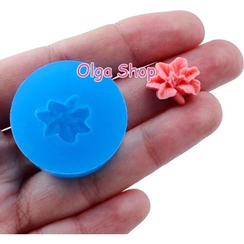 HYL130 15.3mm x 13.4mm Flower Silicone Mold Fondant Cake Decoration Candy Resin Clay Earrings Necklace Craft Soap Candle