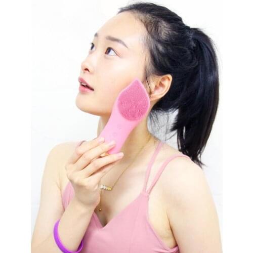Powered silica gel facial cleanser to remove blackhead wash brush heat and export into the beauty instrument