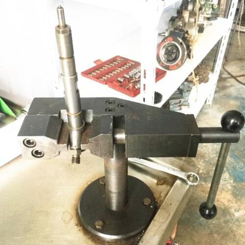 Simple common rail injector turnover disassemble repair fixture tool, common rail injector clamp tool