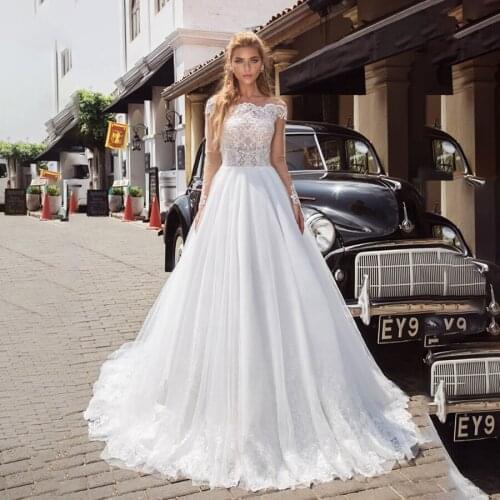 See Through Lace Applique Bodice Ball Gowns Wedding Dress Long Sleeves Wedding Gowns for Bride robe de mariee courte