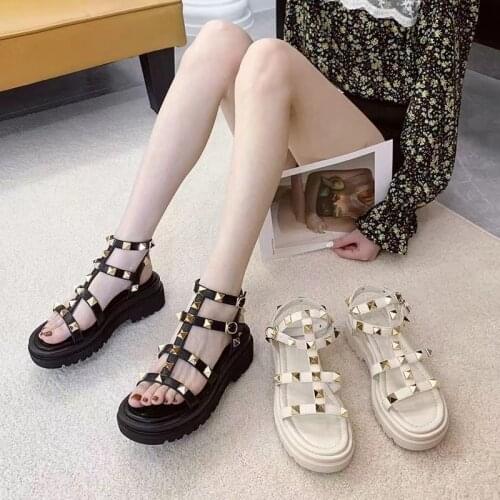 2021 Fashion Rivet Sandals Women Summer New Low-heel Roman-style Flat Womens Shoes Heels Women Open Toe Platform Sandals