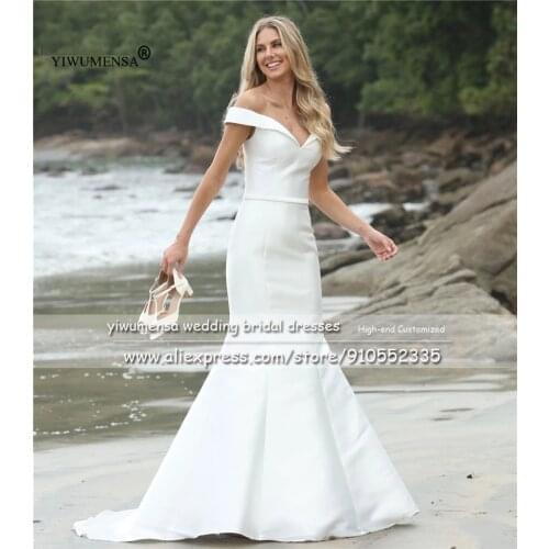 Vintage Soft Satin Off Shoulder V Neck Summer Bridal Gowns Short Sleeves Ivory Beach Wedding Dress Plus Size With Buttons Design