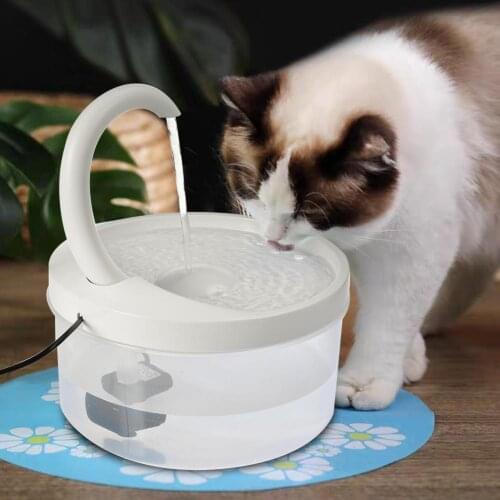 Pet Water Fountain Cat Automatic Drinking Fountain Water Dispenser for Cats Dogs 2020 Newest