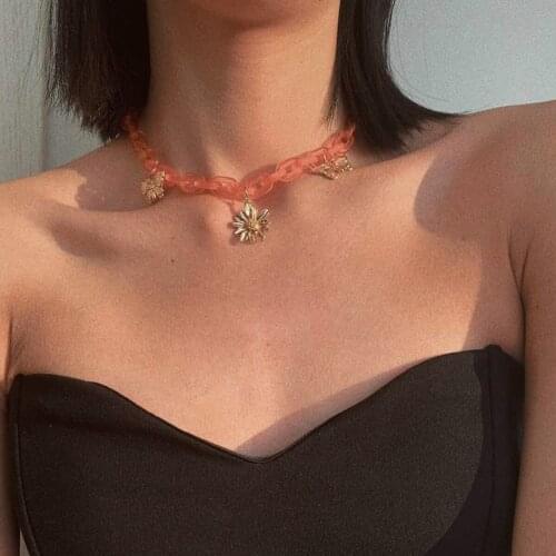 Butterfly Flower Pendant Acrylic Single Layer Chain Punk Necklace For Women Sweet New Gifts Fashion Jewelry Choker Necklaces