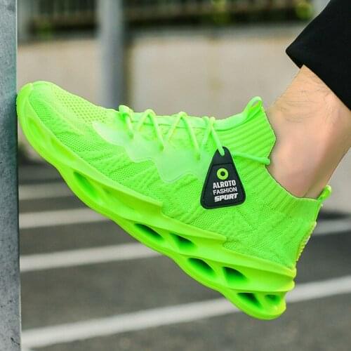 2021 Spring Men Running Shoes New Version Mesh Breathable Fashion Personality Trend Male Sports Socks Shoes Zapatillas Hombre