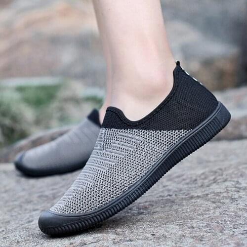 Men Casual Shoes Summer Slip-on Sock Sneakers Male Breathable Light Men Walking Running Shoes Tenis Masculino Adulto
