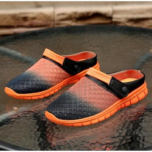 2021 Summer Mens and Womens Clogs Quick Dry Casual Home Slippers Couple Garden Shoes Beach Sandals Mules Bathroom Slippers