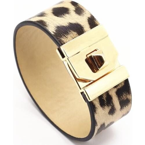 New Design Square Clasp Big Leopard Brown Trendy Wide Leather Bracelets Women Fashion Girl Bangle Female Jewelry New Design