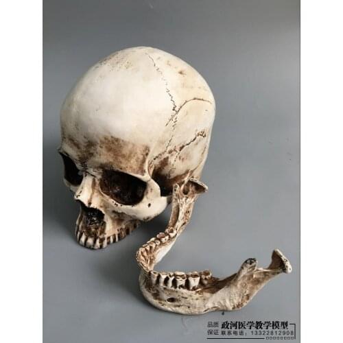 A red modern European style living room wall clock fashion bedroom quartz clock mute simple electronic clock big garden watches