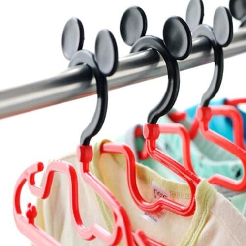 10 pcs/lot Cute Baby Hangers Cartoon Design Clothes Hangers for Kids Infant Newborn Baby Anti-skid Childrens Clothing Hanging