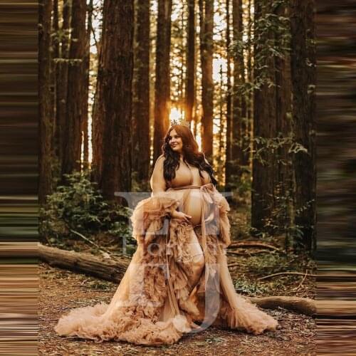 2021 Elegant Champagne Tulle Dressing Robes Extra Fluffy Long Sleeves See Thru With Long Train Ruffles Maternity Women Dresses