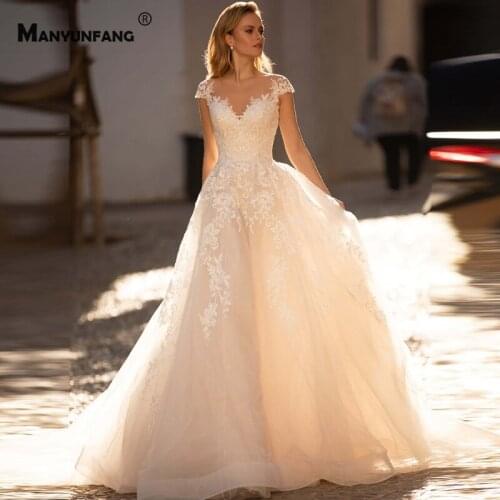 Custom Made O-Neck Cap Sleeve Embroidery Appliques Tulle Bridal Ball Gown Luxury Button Back Chapel Train Wedding Dress 2021