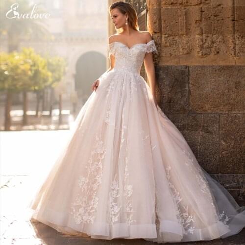 EVALOVE Romanric Sweetheart Neck Lace Up Bride A-Line Wedding Dress Gorgeous Appliques Court Train Princess Custom Wedding Gown