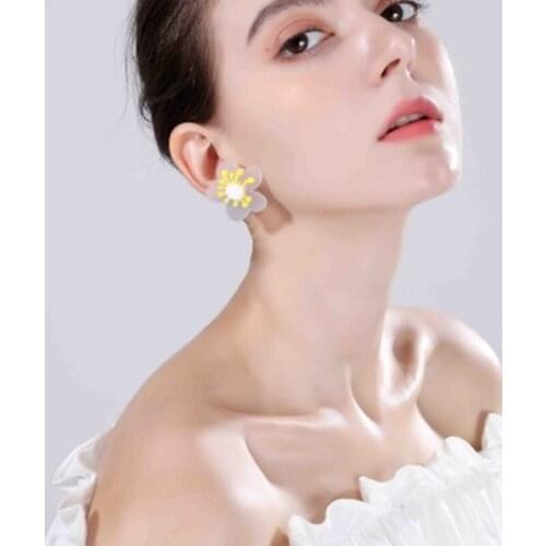 Fashion Big Drop Earrings For Women Wedding Party Bohemian Acrylic White Flower Earrings Statement Boho Jewelry Gifts