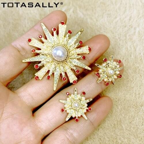F.J4Z 2021 Woman Luxury Brooches & Earrings Quality Rhinestone Simulated Pearl Star Light Statement Pins Lady Costume Jewelry