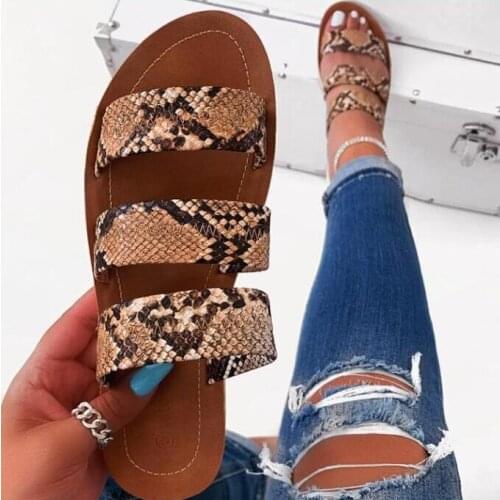 Snake Totem Three-layer Non-slip Outdoor Slippers 2019 Women Fashion Wild Wild Beach Shoes Sandals Flat Bottom Ladies Slippers