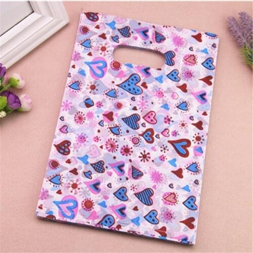 2017 New Style Wholesale 100pcs/lot 20*30cm Fashion Colorful Heart Packaging Bags Birthday Party Supplies Gift Bags