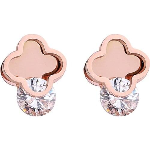 2021 New Hollow Clover CLIP Drilling Earrings Titanium Steel Earrings Rose Gold Blingbling Ladies Party Available Wholesale